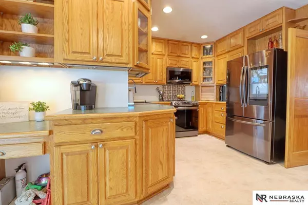 1201 N 37th Street, Lincoln, NE 68503