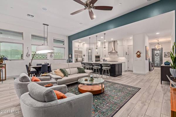 11913 W CREOSOTE Drive, Peoria, AZ 85383