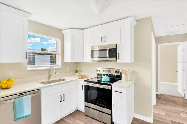 2824 41ST AVE N, St Petersburg, FL 33714