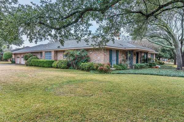 4328 Balboa Drive, Fort Worth, TX 76133