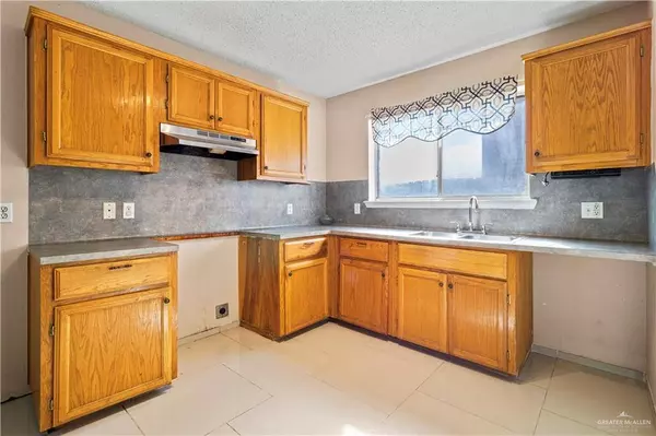 903 N 35th ST, Hidalgo, TX 78557