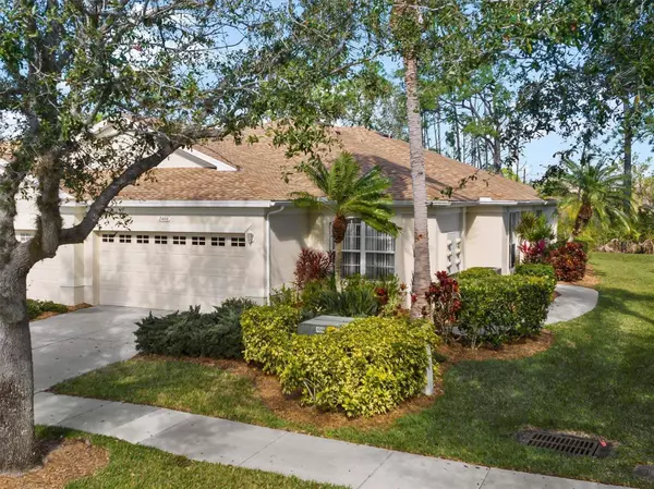 2466 MAGNOLIA CIR, North Port, FL 34289