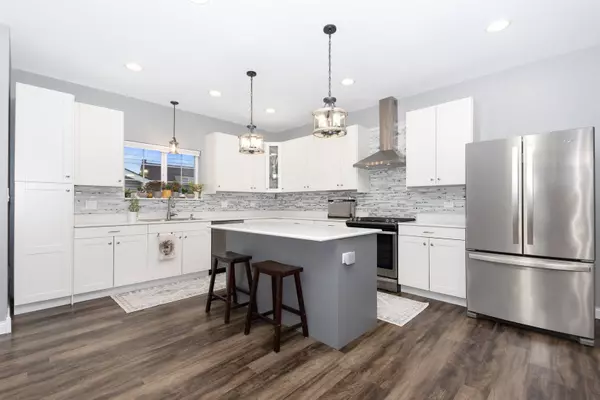 7645 W 66th Street, Bedford Park, IL 60501