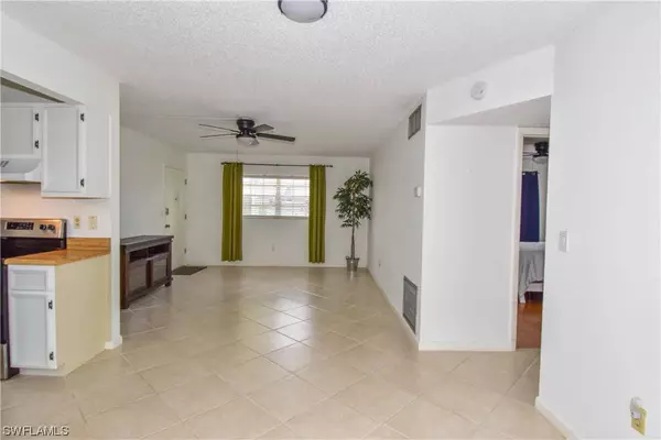 7035 Cedarhurst DR #12A, Fort Myers, FL 33919