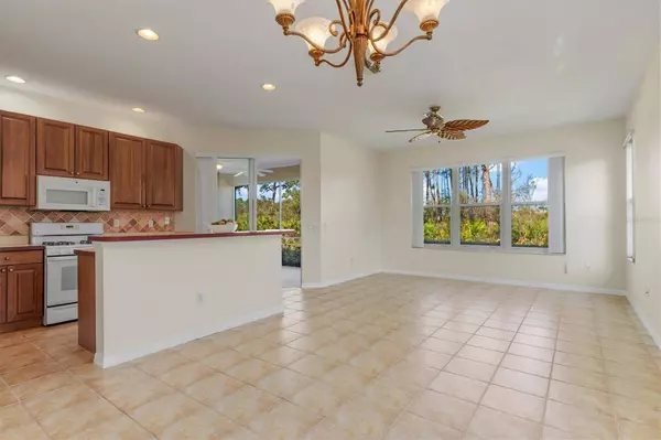 2466 MAGNOLIA CIR, North Port, FL 34289