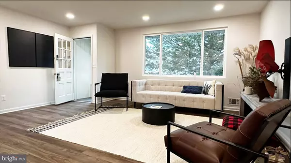 8802 ASHFORD RD, Parkville, MD 21234