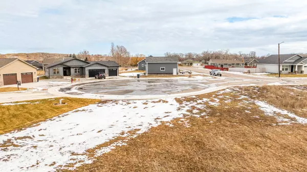572 Riverstone DR, Ranchester, WY 82839