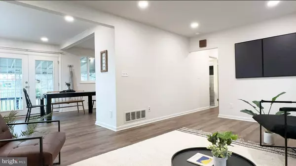 8802 ASHFORD RD, Parkville, MD 21234