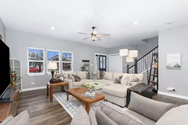 7645 W 66th Street, Bedford Park, IL 60501