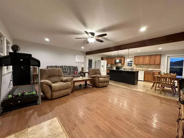 571 Maggart Rd, Elmwood, TN 38560