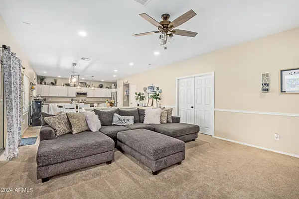 17778 W BLOOMFIELD Road, Surprise, AZ 85388