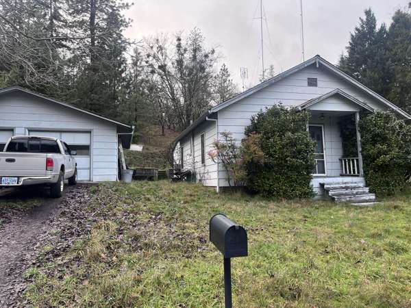 860 S Third St, Jacksonville, OR 97530