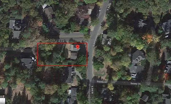 860 S Third St, Jacksonville, OR 97530