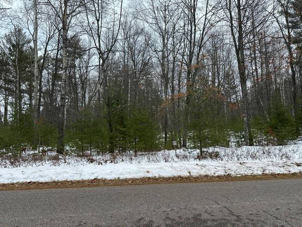 17 & 18 WHITETAIL CROSSING RD, Eagle River, WI 54521