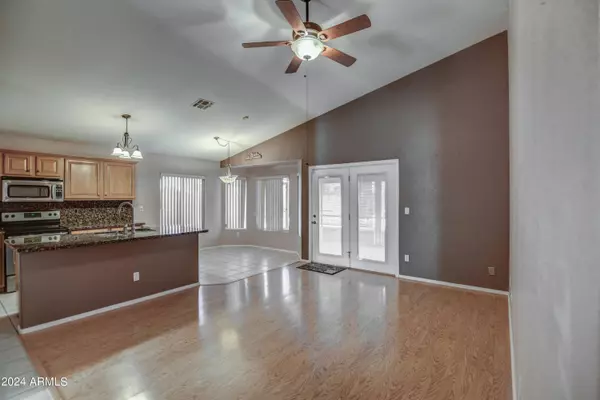 163 N ALBERT Drive, Chandler, AZ 85226