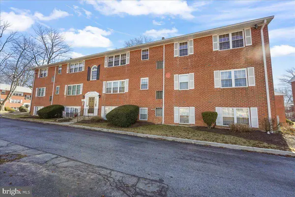 814 SOUTH AVE #J10, Secane, PA 19018