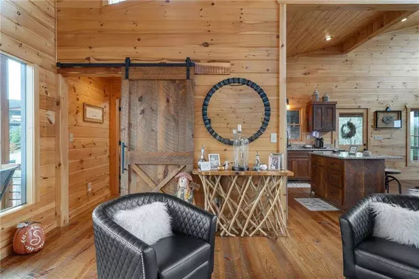 50 Kensington DR, Mineral Bluff, GA 30559