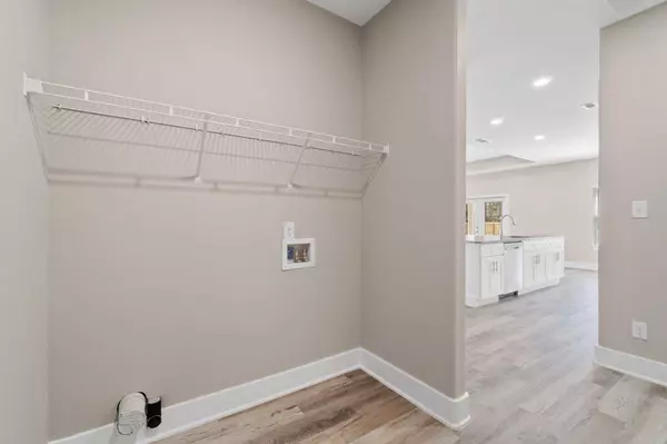 1176 adrian Way, Milton, FL 32583