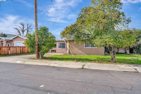 1 Wharf Dr, Bay Point, CA 94565