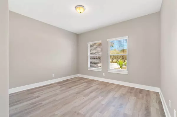 1176 adrian Way, Milton, FL 32583