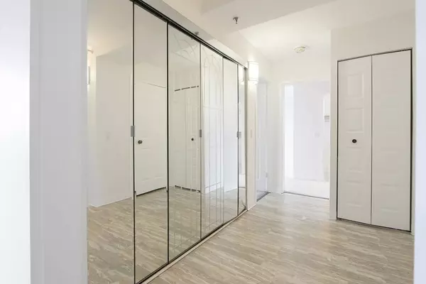 250 Hammond Pond Pkwy #714S, Newton, MA 02467