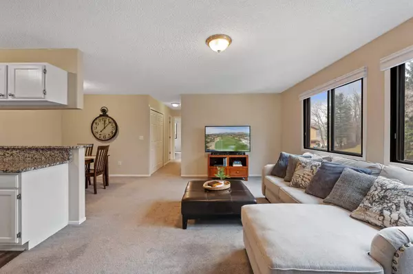 8957 Underwood LN N, Maple Grove, MN 55369