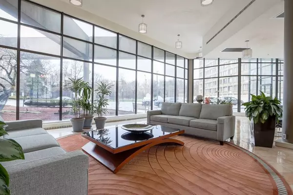 250 Hammond Pond Pkwy #714S, Newton, MA 02467