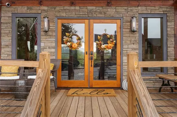 50 Kensington DR, Mineral Bluff, GA 30559