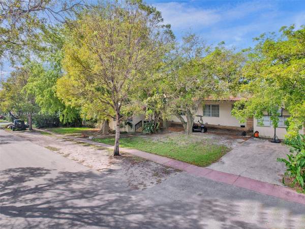 4454 Adams Ave, Miami Beach, FL 33140