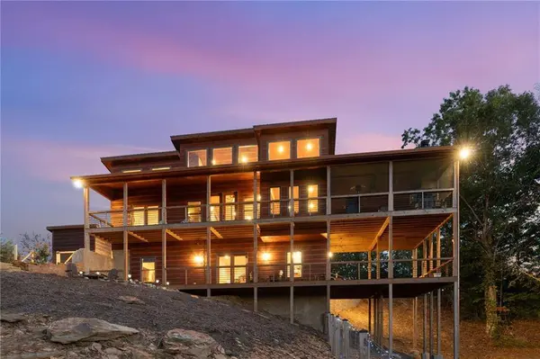 50 Kensington DR, Mineral Bluff, GA 30559