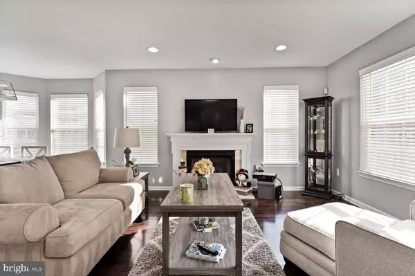 11 HERON POINTE CT, Marlton, NJ 08053