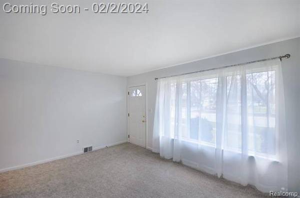 21208 E 13 Mile Road, St. Clair Shores, MI 48082