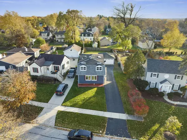 327 W Sunset Avenue, Lombard, IL 60148