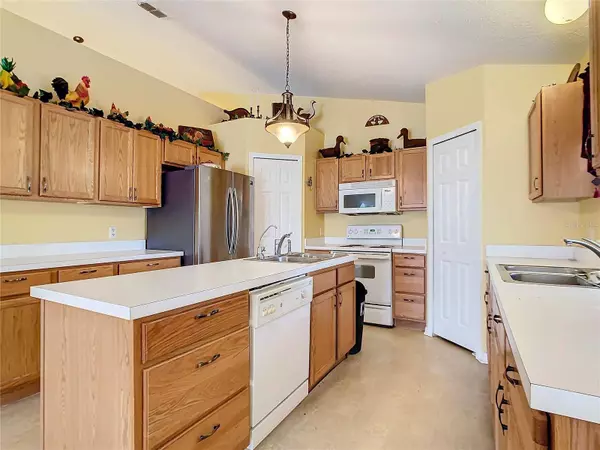 1925 MYAKKA CT, Poinciana, FL 34759