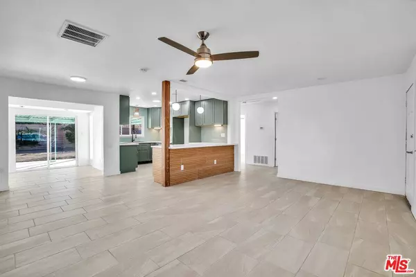 77755 California Dr, Palm Desert, CA 92211