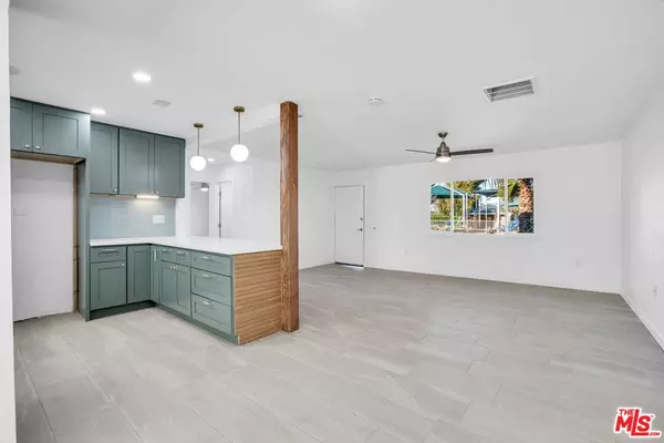 77755 California Dr, Palm Desert, CA 92211