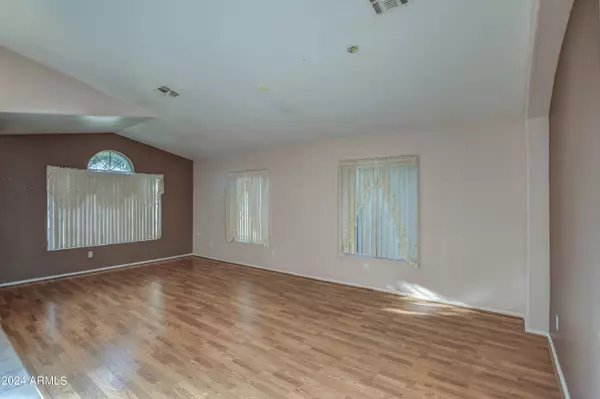 163 N ALBERT Drive, Chandler, AZ 85226