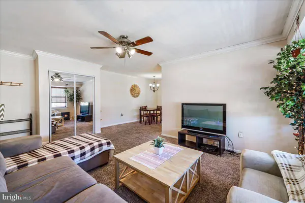 814 SOUTH AVE #J10, Secane, PA 19018