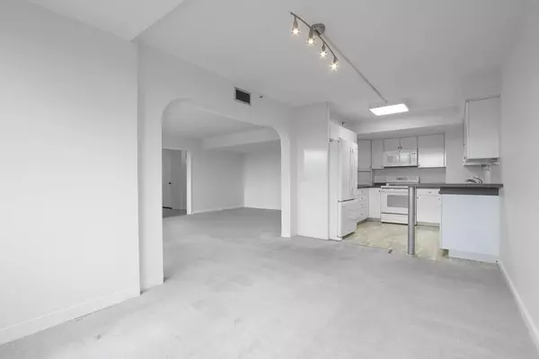 250 Hammond Pond Pkwy #714S, Newton, MA 02467