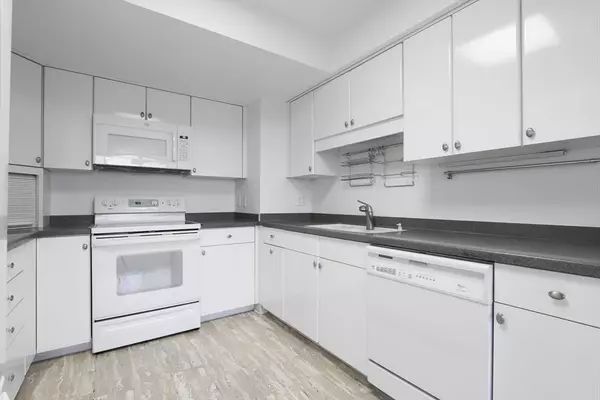 250 Hammond Pond Pkwy #714S, Newton, MA 02467