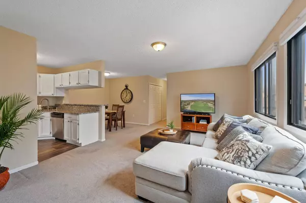 8957 Underwood LN N, Maple Grove, MN 55369