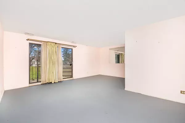 1243 E Baldwin Lane #104, Palatine, IL 60074