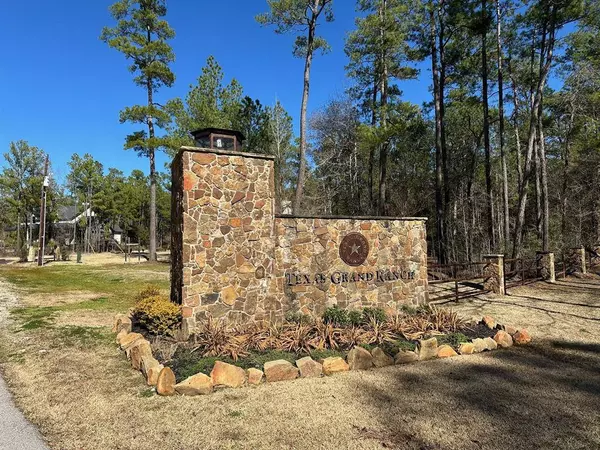 11-24-89 Sanctuary RD, Huntsville, TX 77340