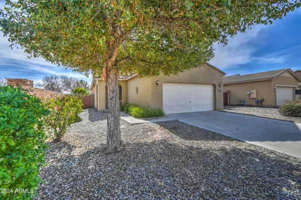 731 W LOVE Road, San Tan Valley, AZ 85143