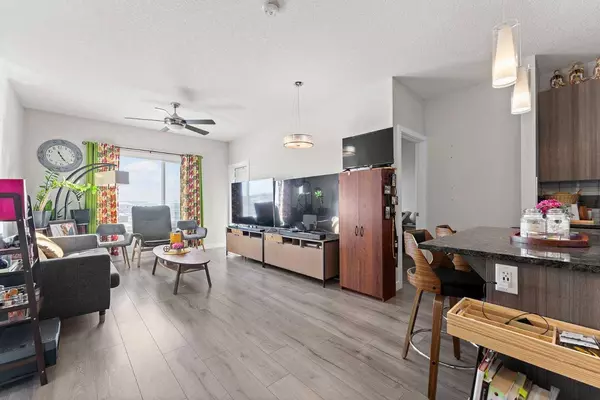 24 Sage Hill TER NW #304, Calgary, AB T3R 1Y3