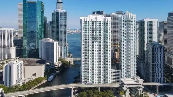 31 SE 5th St #611, Miami, FL 33131