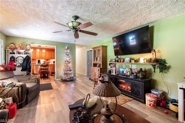 18612 State Route 644, Salineville, OH 43945