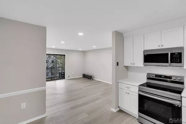 350 Lancaster CT, Piscataway, NJ 08854