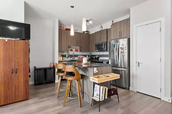 24 Sage Hill TER NW #304, Calgary, AB T3R 1Y3