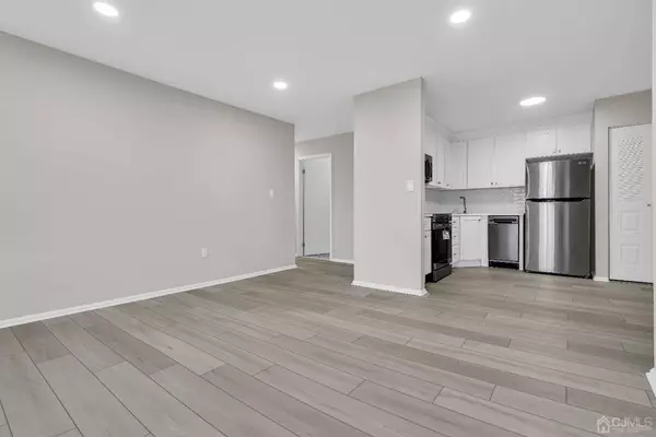 350 Lancaster CT, Piscataway, NJ 08854